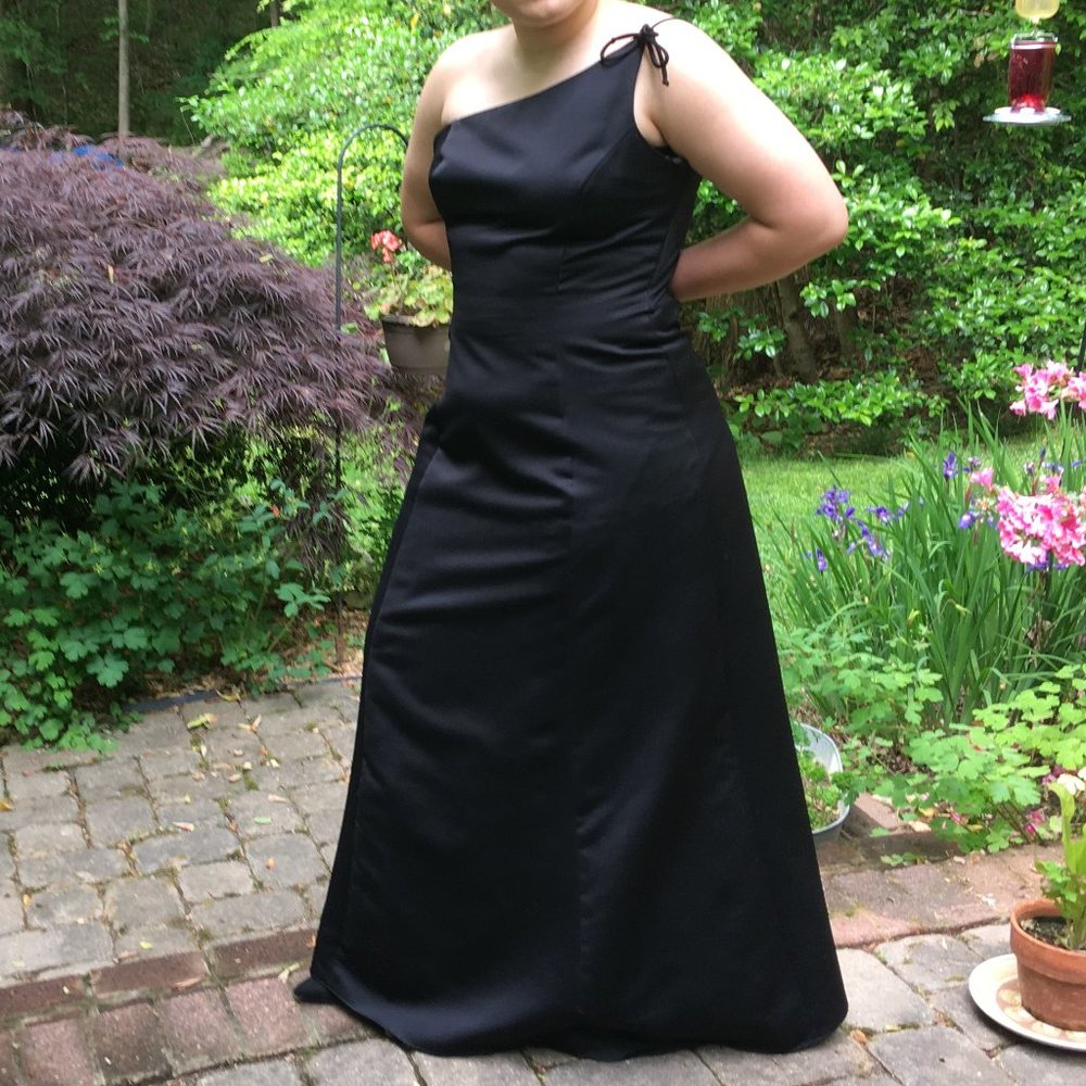Black 90’s Gown